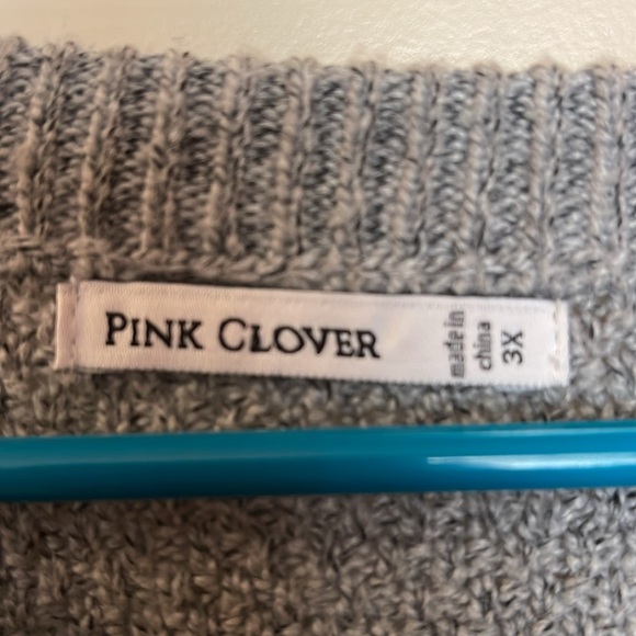 Very comfy gray Pink Clover sweater - Picture 2 of 4